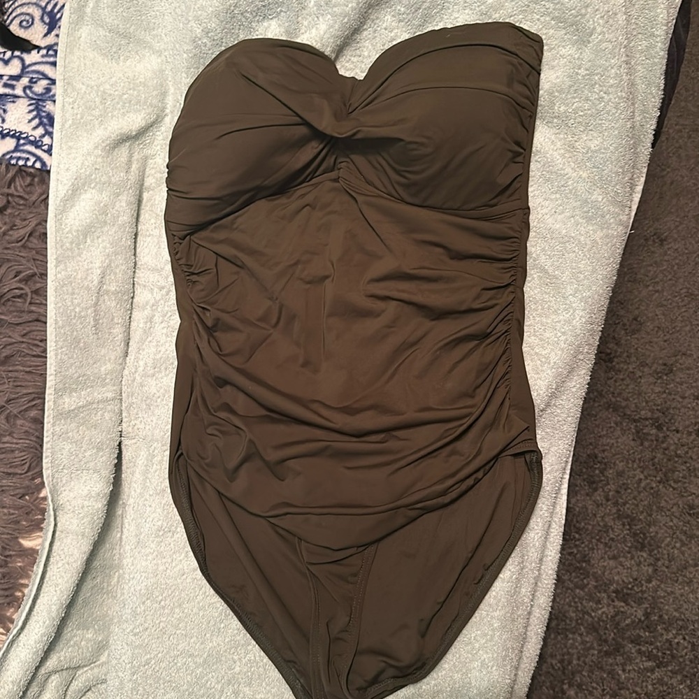 Ann Cole Olive one piece strapless swimsuit with ruching, 0 straps NWOT size 16